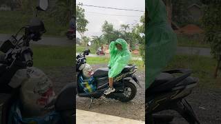 HUJAN SI RAKA NEKAT BAWA KUCING minivlog hiburanshorts anakdesa vlog [upl. by Lachlan]