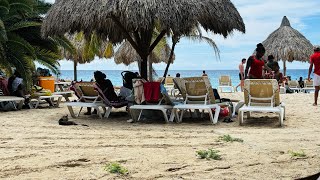 Vlog 14 Curaçao dag 2🇨🇼❤️ Naar de beach gaan☀️🌊🏝️breakfast van macd🤔😋Punda vibes 🥁🎵💃 [upl. by Setsero818]