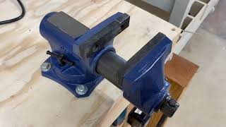 Yost RIA4 4quot Compact Bench Vise with 360Degree Swivel Base [upl. by Alasdair]