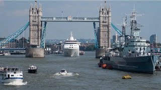 Timelapse of Cruise Ship Going Through Tower Bridge [upl. by Dnalyram]