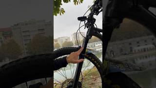 Lubrificare la forcella della mountain bike [upl. by Pelmas]