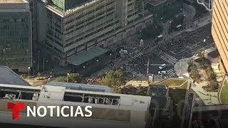 Manifestantes protestan contra la guerra en Gaza a un año de los ataques de Hamas a Israel [upl. by Coriss]