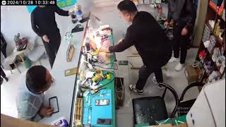 Huawei mobile phone exploded during repair [upl. by Najram]