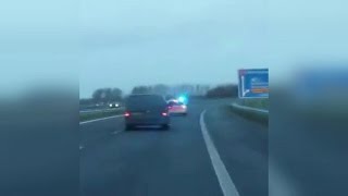 Politie pakt wegpiraat [upl. by Trinetta]