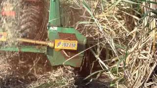 Agrishow 2009 JF192 Z10 en caña acamada parte 2  JF 192 Z10 on tilted sugar cane part 2 [upl. by Nebra]