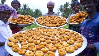 VILLAGE DONUT  Tamil Traditional Snacks Ulunthu Vadai  Cooking Crispy Medu Vada Recipe [upl. by Nevet541]