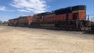 Railfanning in Hanford California 4 trains [upl. by Seda]