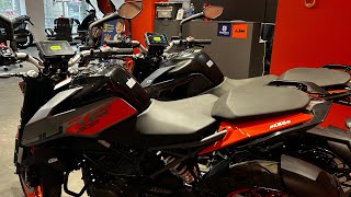 2024 New Ktm Duke 200 TFT Display Metallic Silver Review  New Updates Price Mileage [upl. by Ridan]