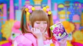 Kyary Pamyu Pamyu きゃりーぱみゅぱみゅ │ 江崎グリコ「アイスの実」ＣＭ30秒 [upl. by Akitan640]