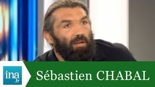 Sébastien Chabal quotnos arbitres ne sont pas prosquot  Archive INA [upl. by Annavaig15]