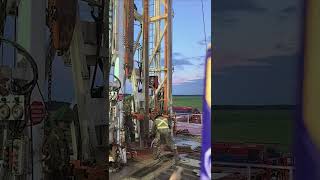 Tripping in the hole Drill Pipe rig hole drilling drill tripping [upl. by Girardi]