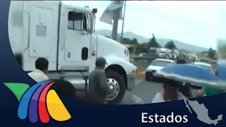 Desesperado por bloqueo se abrió paso con tráiler  Noticias de Hidalgo [upl. by Annawad]