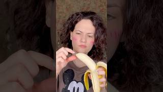 How to split a banana 😱🍌🤯lifehacks [upl. by Vaclava245]