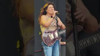 HEADS CAROLINA TAILS CALIFORNIA  Jodee Messina LIVE [upl. by Eusebio]