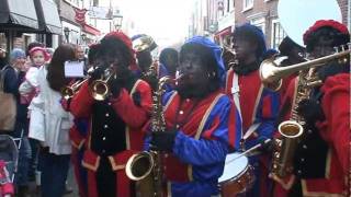 De Pietenband  Ja als de Sint en Rock around the clock  Intocht Voorburg 2011 [upl. by Yanehc219]