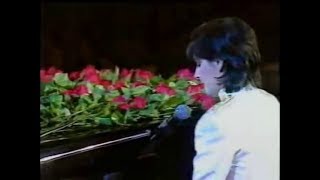 Enya  quotAnywhere isquot performance at III Christmas concert in Paul VI Hall Vatican City 1995 [upl. by Alie737]