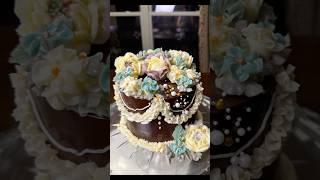 Beautiful buttercream flower cake shortsvideo cake cakedecorating cakedecoratingtips [upl. by Ardena845]