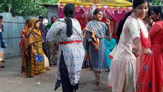 আহ্ কি সুন্দর নাচ রে বাবা Village Marriage Bangladeshi Dance HD [upl. by Ciapas]