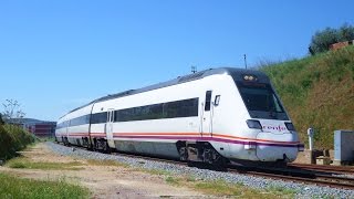 Trenes RENFE serie 598 y 599 por la provincia de Cáceres Extremadura [upl. by Lyrahc]