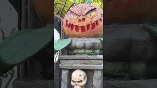 Lisa in Amusement Halloween Park halloweendecor halloweenkids halloweendecorations creativekids [upl. by Gombosi]