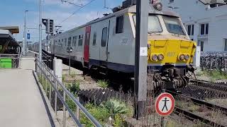 NMBS Varkensneus 837 amp 807 vertrekken uit station Turnhout Belgian train [upl. by Yrroc180]