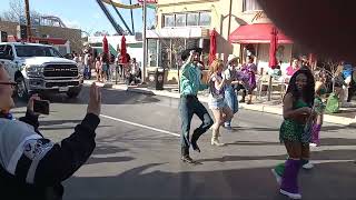 SixFlags Fiesta Texas San Antonio 2424 Mardi Gras Parade idontownanycopyrights [upl. by Christye]