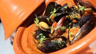 Recette de tajine marocain aux moulesMoroccan Mussels TaginequotBouzrougquot [upl. by Rubie]