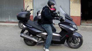 Kymco Xciting 300i  engine start [upl. by Nodearb]