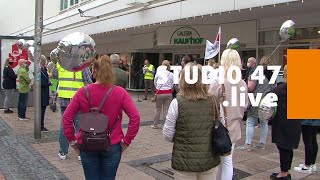 STUDIO 47 live  PROTESTAKTION ZUR DROHENDEN SCHLIESSUNG VON GALERIA KAUFHOF KARSTADT IN DUISBURG [upl. by Isidora656]