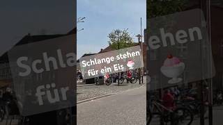 Sommer Schlange stehen für eine Kugel Eis 😂 love bike home free icecream [upl. by Lerej403]