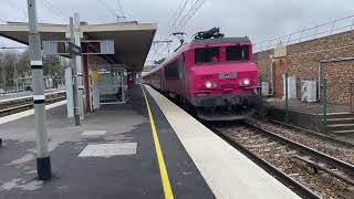 Passage sans arrêt d’un CORAIL OUIGO en gare de la verrière OUIGO train classique [upl. by Rosaline]