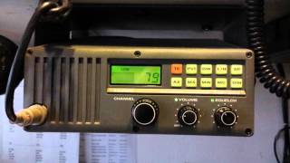 Ontvangst marifoon Yaesu FTM 2002 [upl. by Seugirdor]