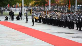 Chinesischer Ministerpräsident Li Keqiang bei Angela Merkel [upl. by Aehcim]