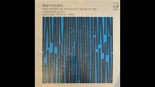 Beveridge Webster plays Beethoven Sonata No 29 In B Flat Major Op 106 quotHammerklavierquot 1965 [upl. by Winshell]