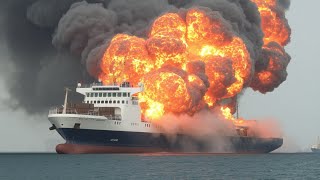 1 Minute ago Ukaraina Himar M142 Blows Up Koreas Largest Cargo Ship [upl. by Thain]