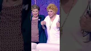 Ornella Vanoni e Mara Maionchi  Ti alzi la notte per fare la pipì  🤣 [upl. by Skyler]