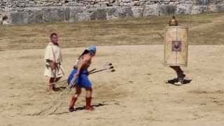 3 Gladiatorenspiele Carnuntum 2013  RETIARIUS gegen SECUTOR [upl. by Aneeroc855]