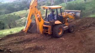 Loader Backhoe JCB 3c PinalitoCity 2012 RetroExcavadora Trabajando 2 [upl. by Orion767]