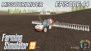 Fertilizing Crops and Spraying Herbicide  Farming Simulator 19  Timelapse  Missouri River  44 [upl. by Einhorn]