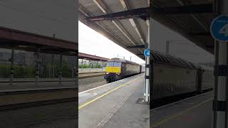 Northern belle class 57601 arriving at York on the 301124 [upl. by Yanal]