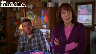 The Middle S01E15 Valentines Day  Review [upl. by Khai]