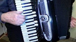 GIULIETTI BASSETTI ACCORDION FANTASTIC SOUNDING 41 KEY [upl. by Moishe253]