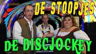 De Discjockey  De Stoopjes [upl. by Sorodoeht]