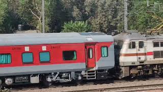 Karnataka sampark Kranti Express Hazrat Nizamuddin Duronto Express container train WAG9 WDP4D [upl. by Zed]