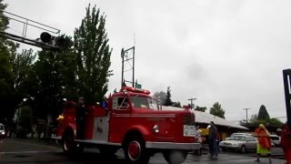 17th Annual UFO Festival Parade  McMinnville Oregon May 14 2016 [upl. by Illak]