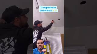 Melhor maneira de passar fios elétricos por lajes em uma obra ferramentas eletrica dicas hack [upl. by Nomyt645]