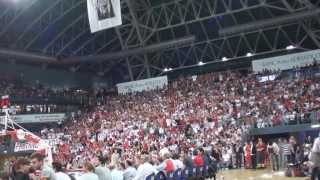 La carica dei 10000 tifosi nella semifinale Pesaro  Milano 85  77 [upl. by Ennahgem]