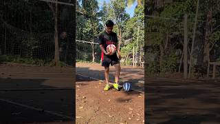 Tendangan trivela pake bola beneran gak pake bola plastik lagi 😁 bolatiktok bola football bola [upl. by Moorish]