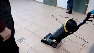 Демонстрация поломоечной машины Karcher BR 30 4 C Adv [upl. by Ybhsa]