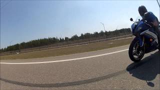 Yamaha R6 VS Honda CBR600RR [upl. by Anasus]